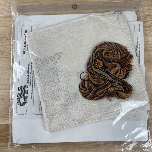 NEW Siamese Cats Stamped Linen Cross Stitch Pillow Kit Columbia Minerva 6734 Vtg - Picture 2 of 2